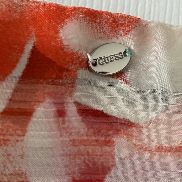 Guess satin long sleeve cream and rose print top with tie hem - Picture 8 of 9